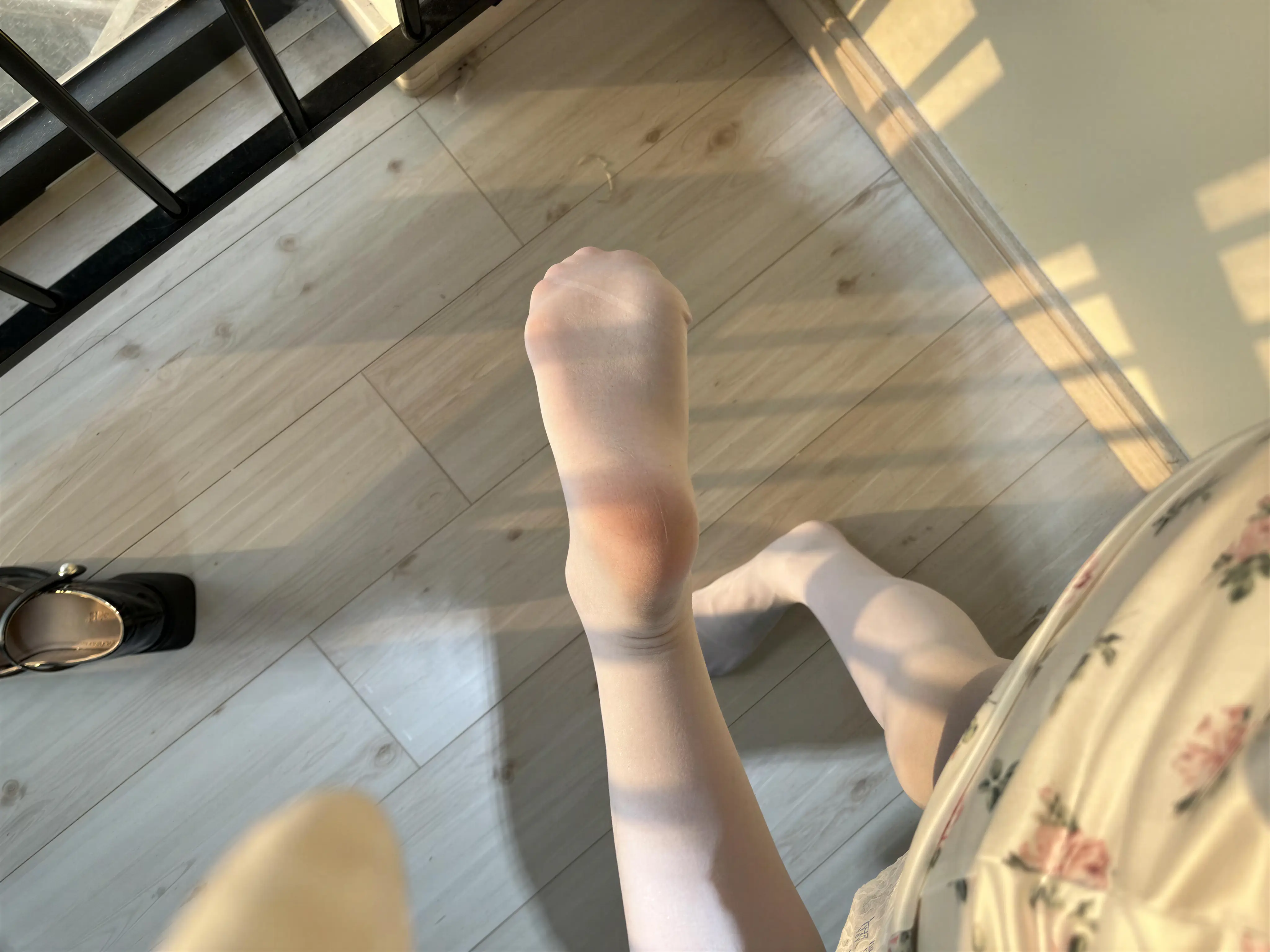 小甜酒子 – 蕾丝手套来帮你 9P